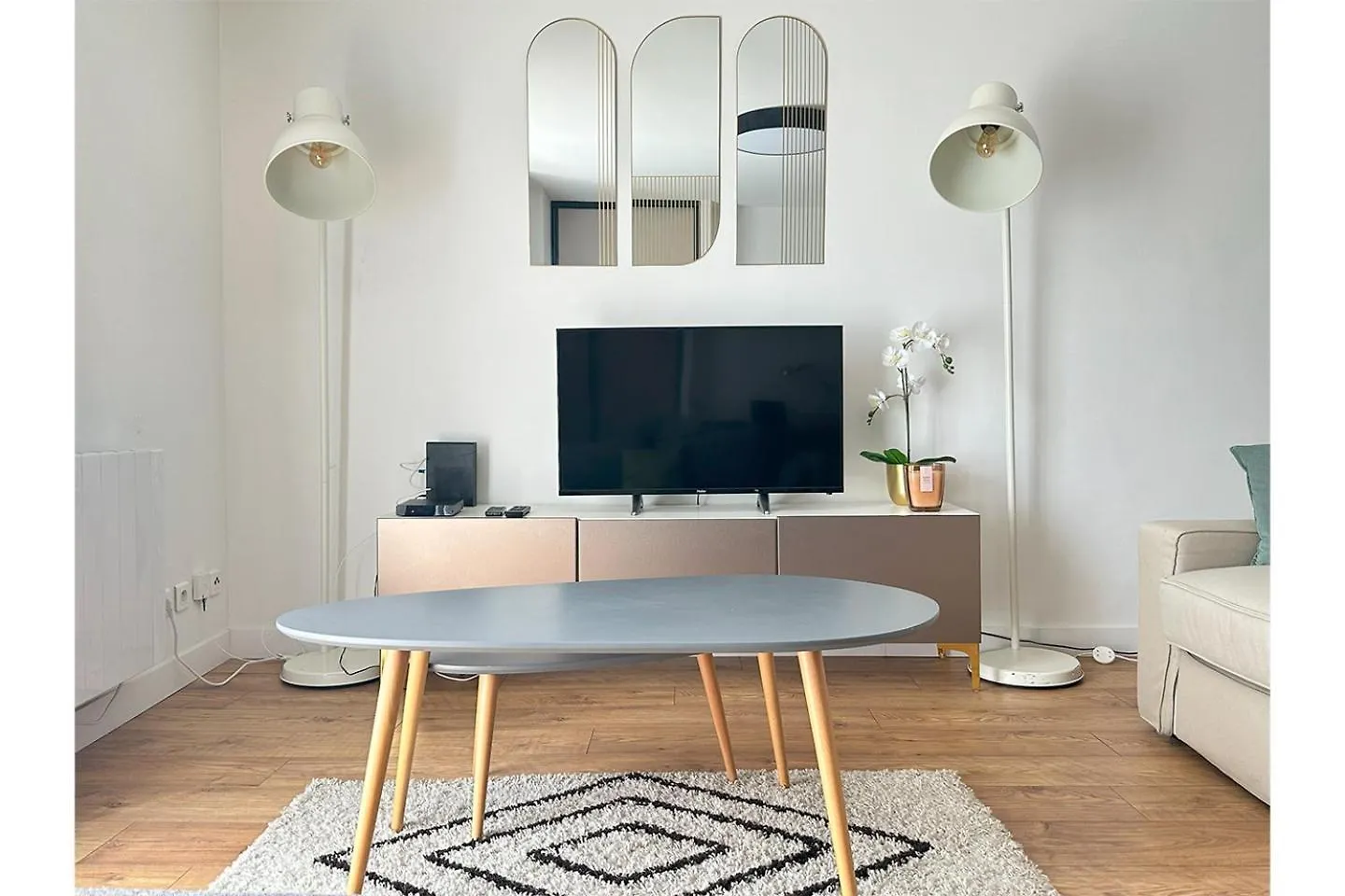 公寓 Appartement Elegant Central - Parking Inclus 马诺斯克