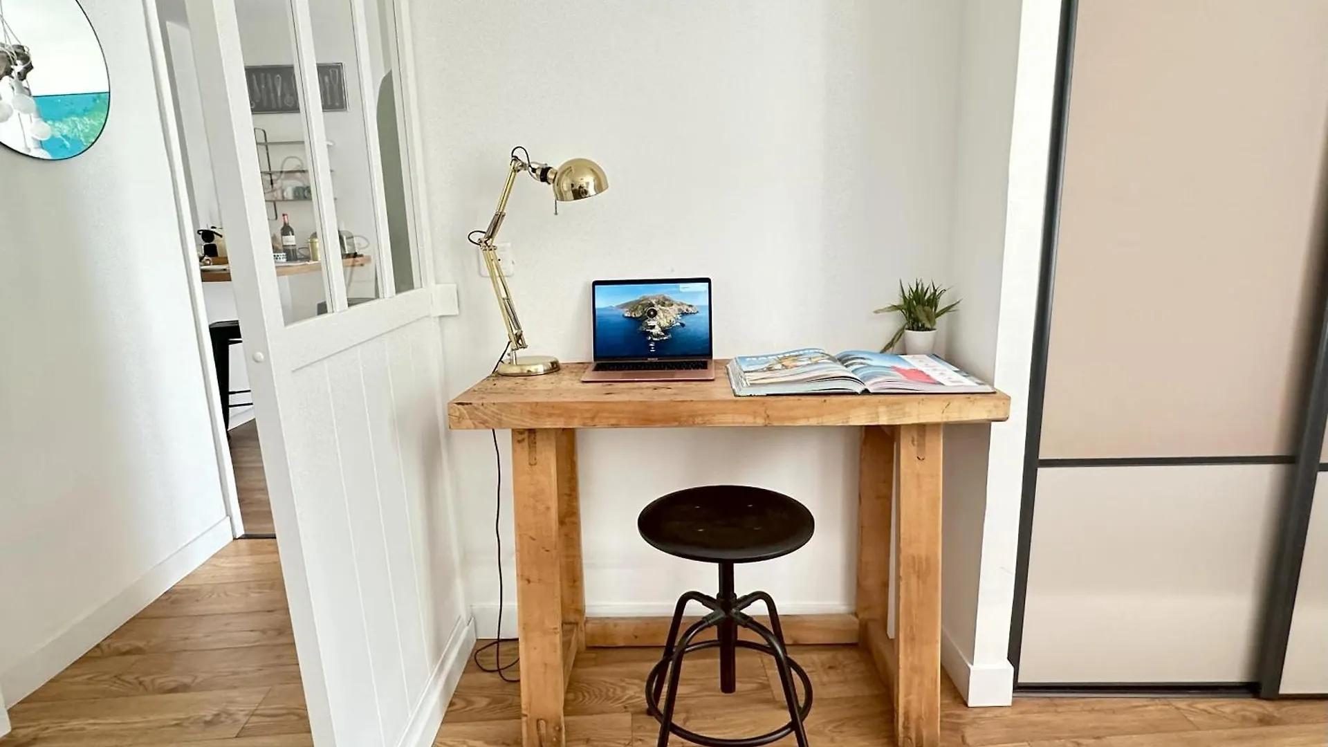 Appartement Elegant Central - Parking Inclus 马诺斯克 公寓