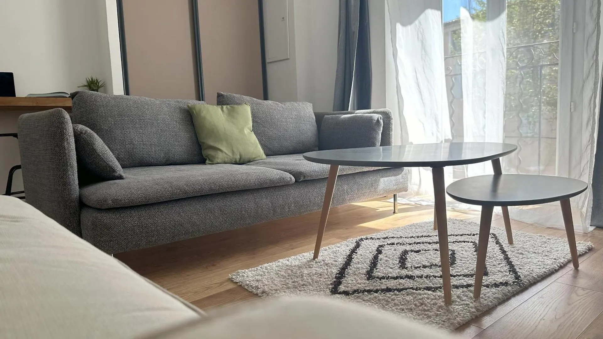 Appartement Elegant Central - Parking Inclus 马诺斯克 公寓
