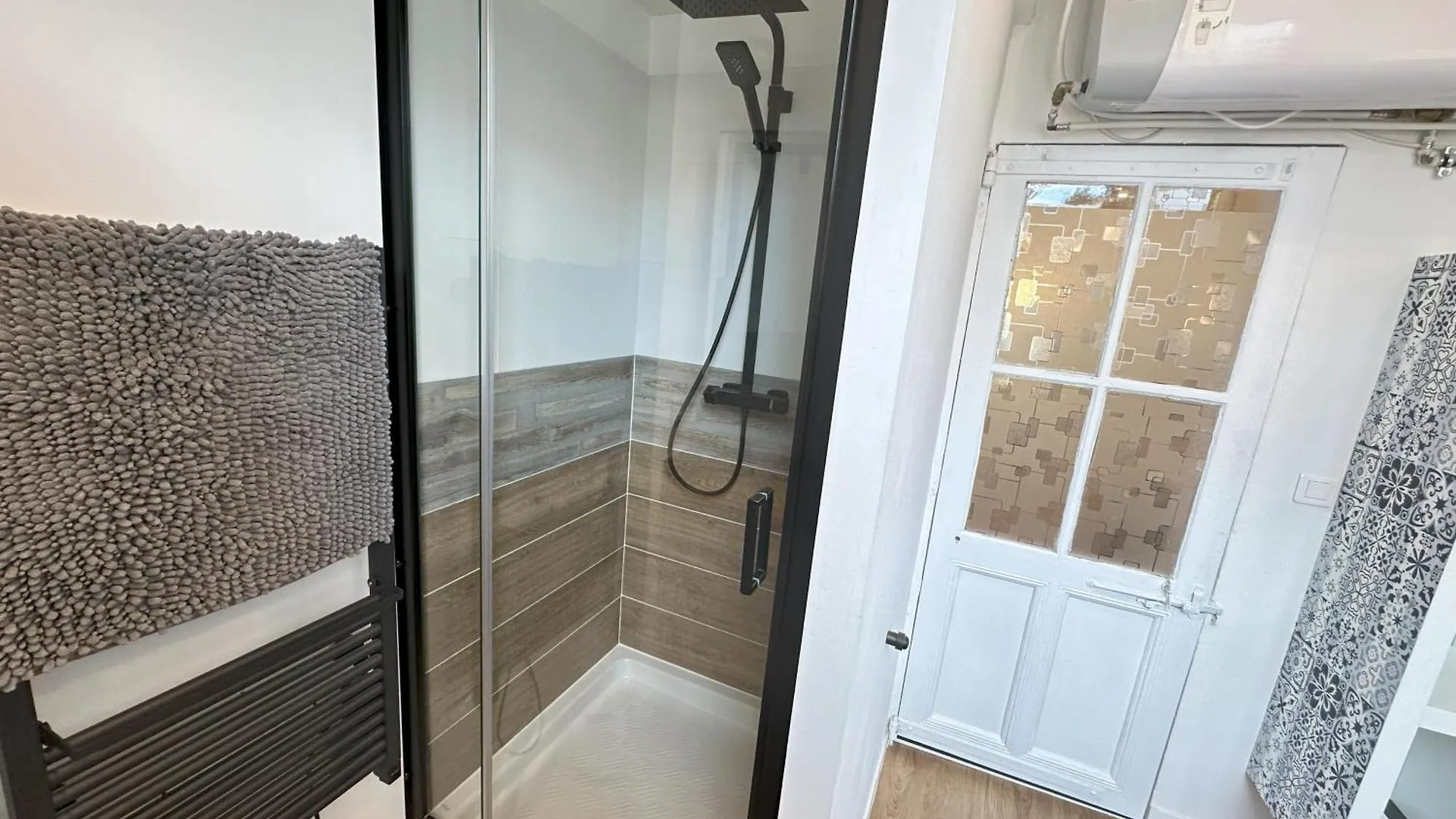公寓 Appartement Elegant Central - Parking Inclus 马诺斯克